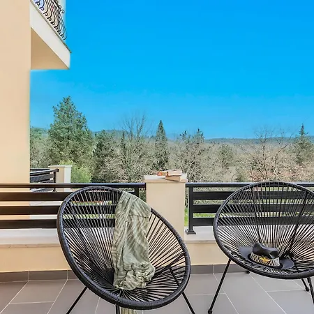 Spiros Country